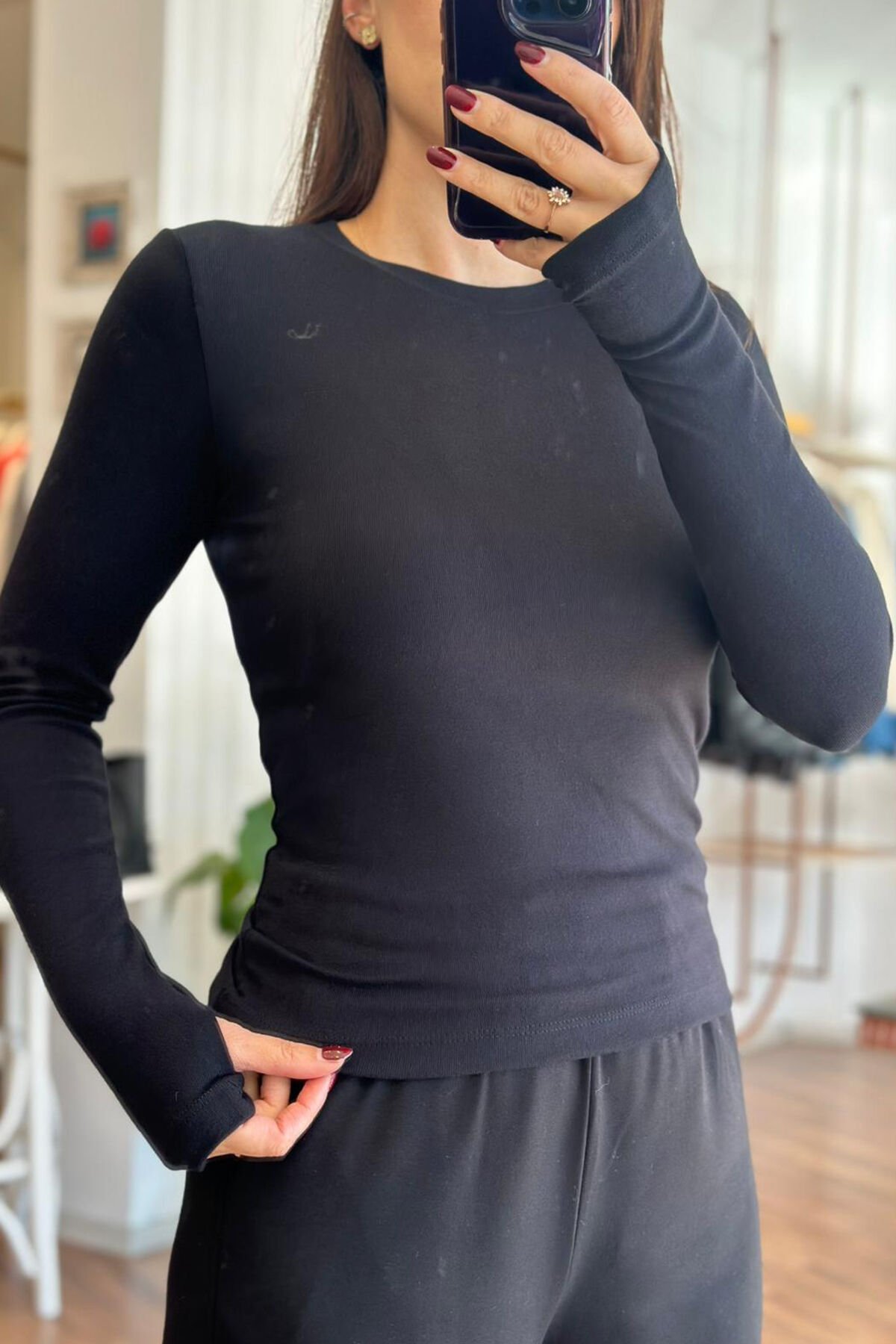 Siyah Buzzy Kumaş Parmak Geçmeli Body