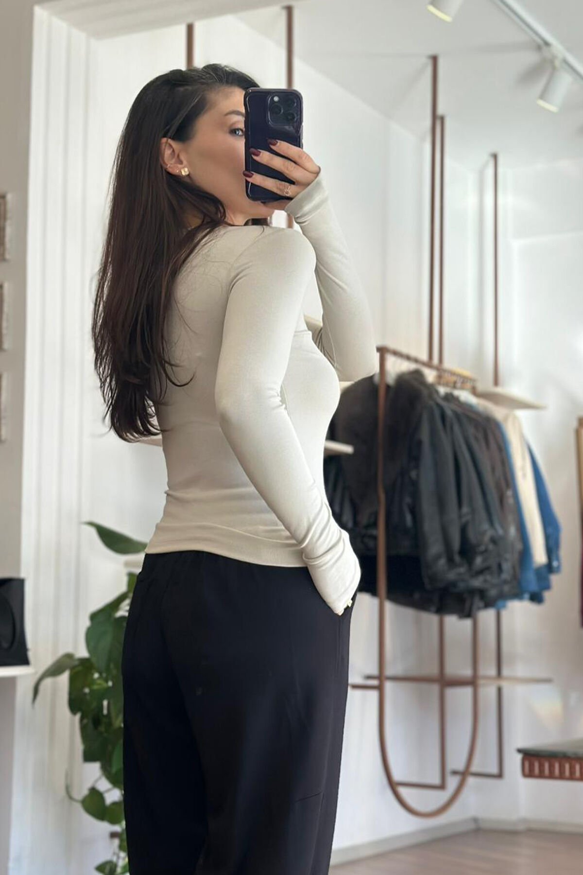 Taş Rengi Buzzy Kumaş Parmak Geçmeli Body