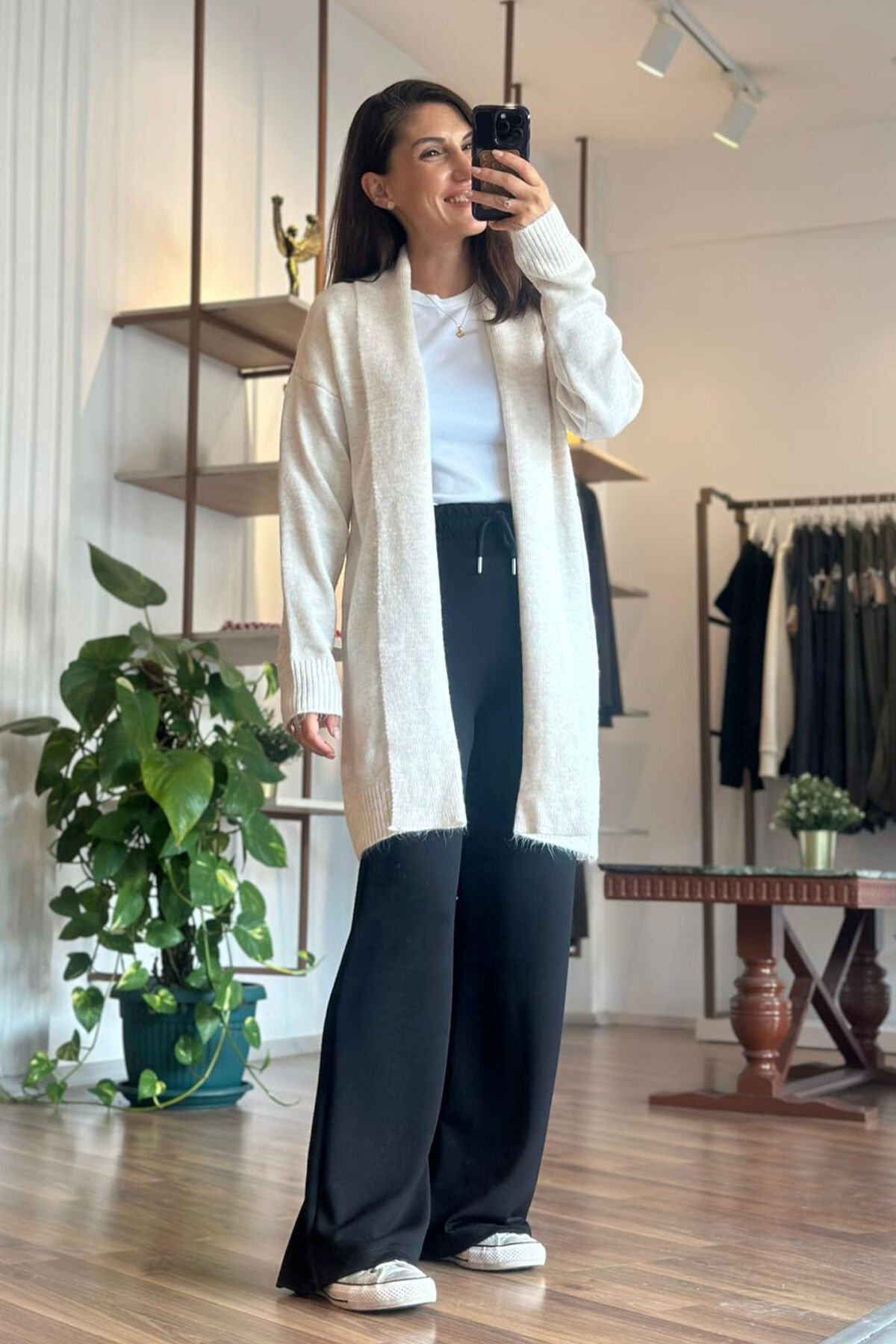 Krem Rengi Yumuşak Dokulu Midi Boy Hırka