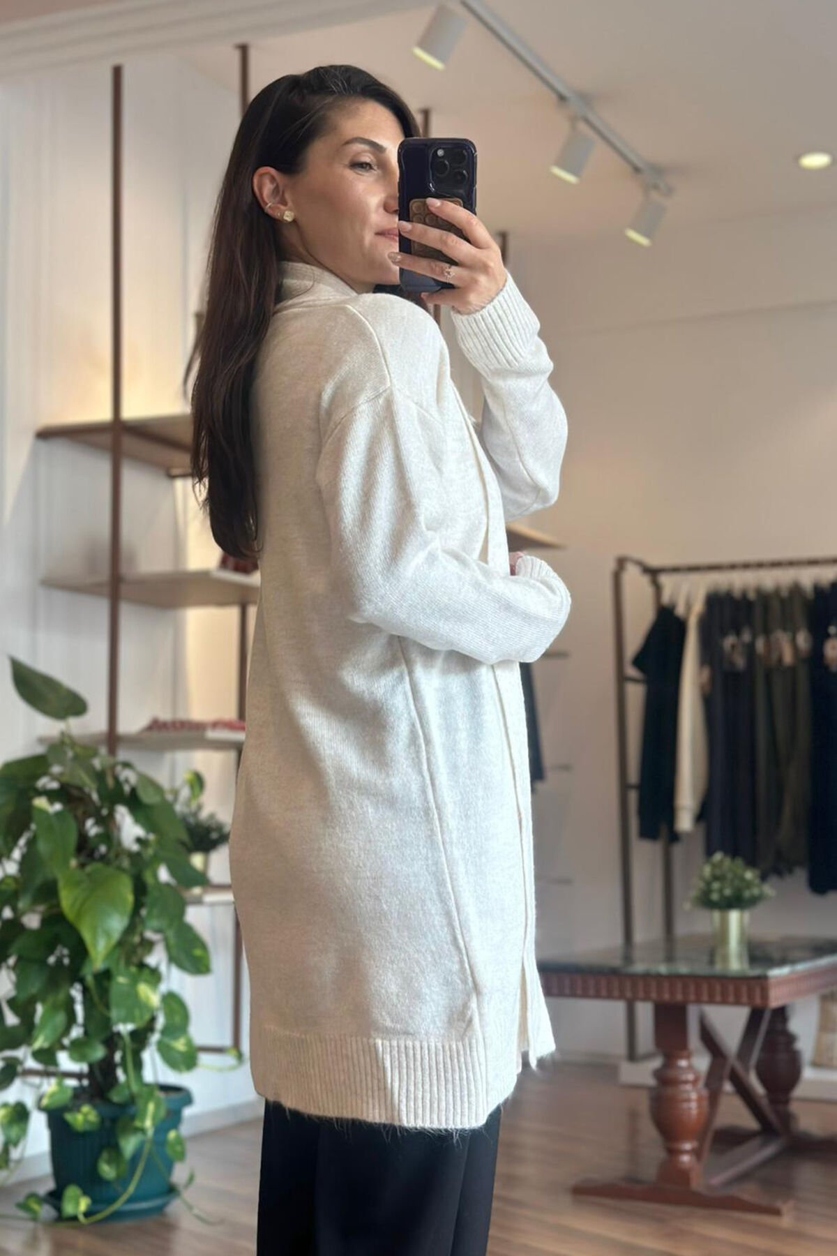 Krem Rengi Yumuşak Dokulu Midi Boy Hırka