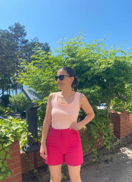 Fuşya Atlas Kumaş Pensli Şort (Değişim ve İade Yoktur)