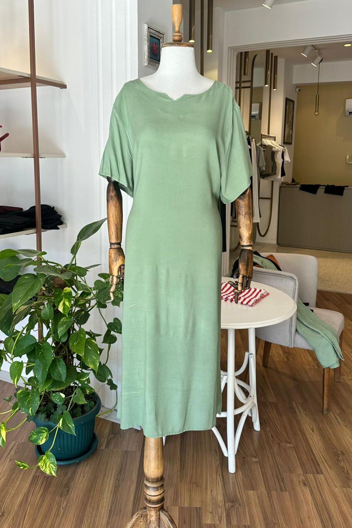 Yeşil Kısa Kol Pamuklu Viskon Kumaş Büyük Beden Elbise