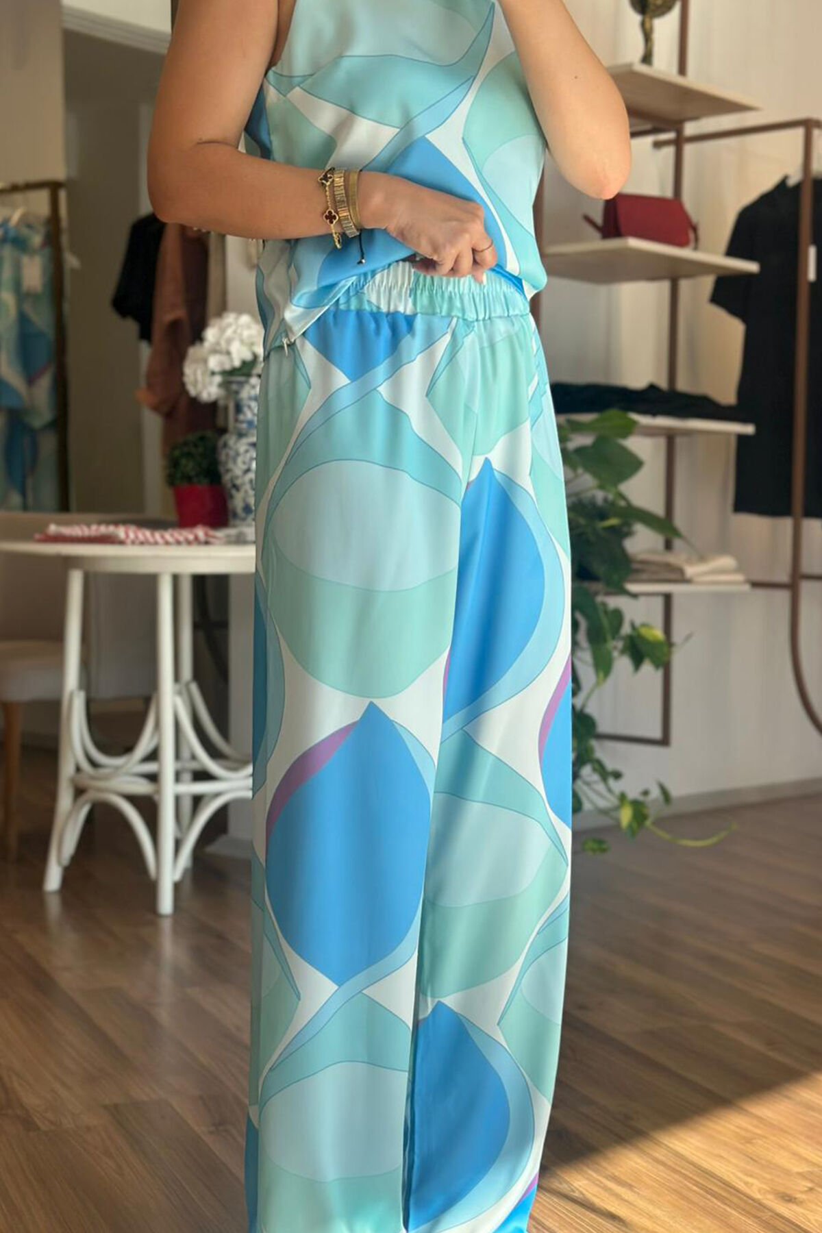 Desenli İpek Saten Bluz-Pantolon Takım