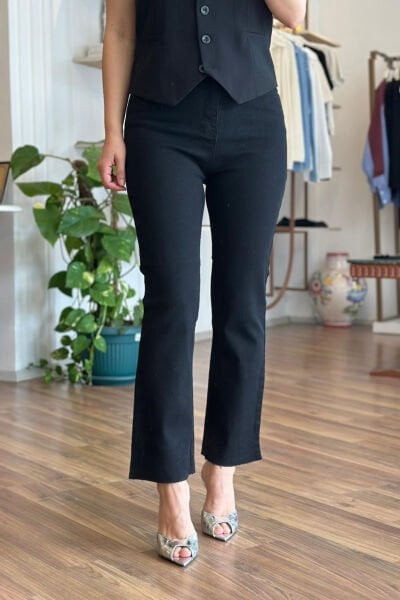 Siyah Likralı Flare Jean