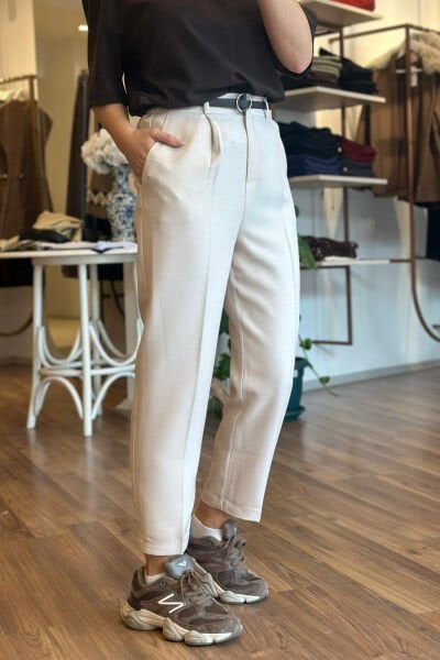 Ekru Kemerli ve Beli Lastikli Yüksek Bel Havuç Pantolon