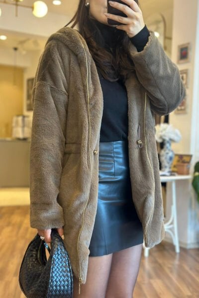 Kahverengi Kapşonlu Beli Lastikli Peluş Mont
