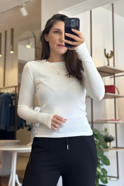 Beyaz Buzzy Kumaş Parmak Geçmeli Body