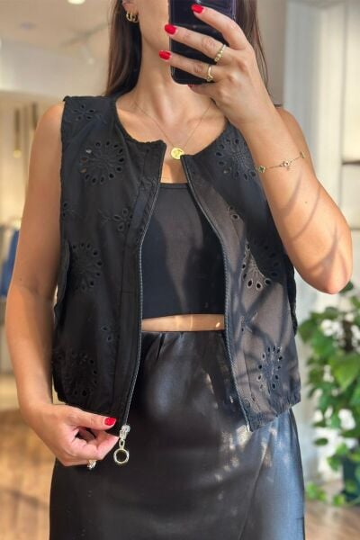 Siyah Fistolu Fermuar Kapamalı Yelek