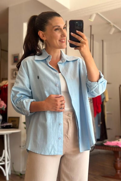 Mavi Nakış Detaylı Oversize Keten Gömlek