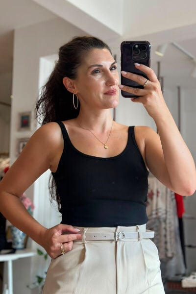 Siyah Göğüs Kup Detaylı Body