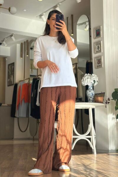 Kahverengi Ters Dikiş Detaylı Pantolon