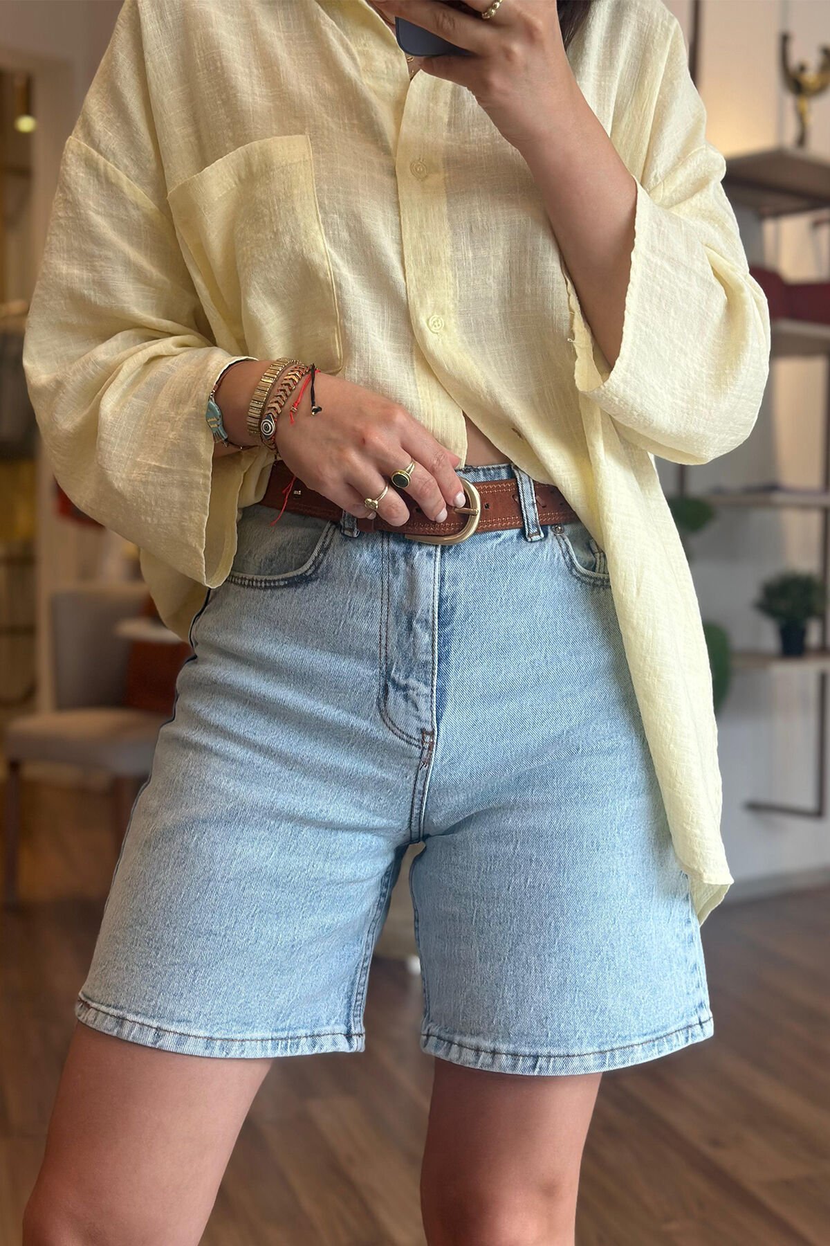Açık Mavi Şehir Boy Yüksek Bel Likralı Denim Şort