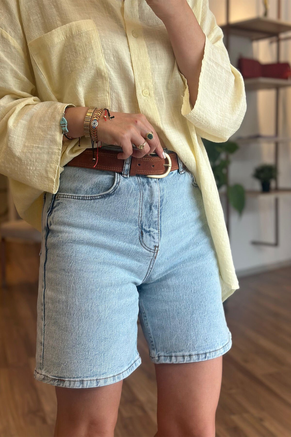 Açık Mavi Şehir Boy Yüksek Bel Likralı Denim Şort