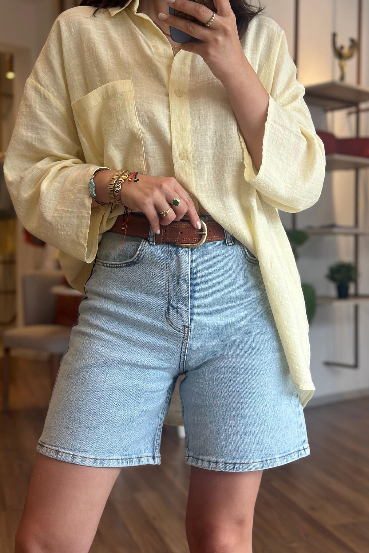 Açık Mavi Şehir Boy Yüksek Bel Likralı Denim Şort