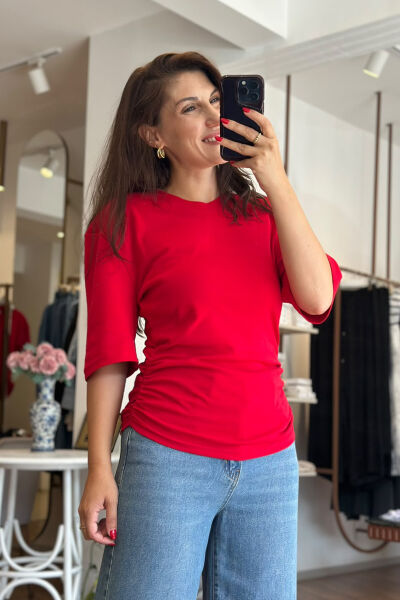Kırmızı Yanı Büzgü Detaylı Likralı Bisiklet Yaka Body