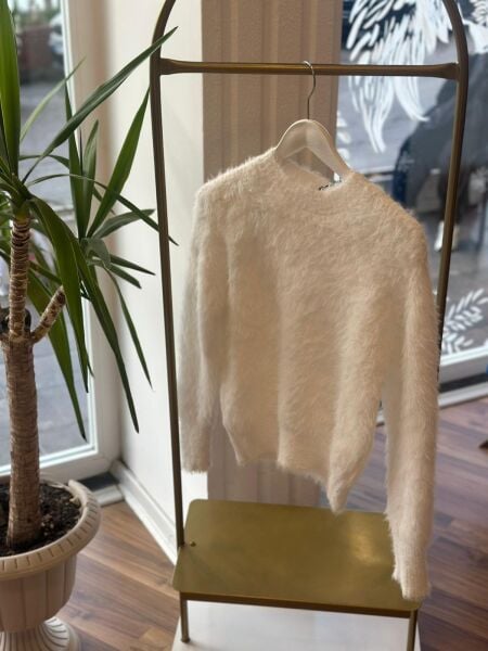 Beyaz Kırçıllı Bisiklet Yaka Standart Beden Kazak