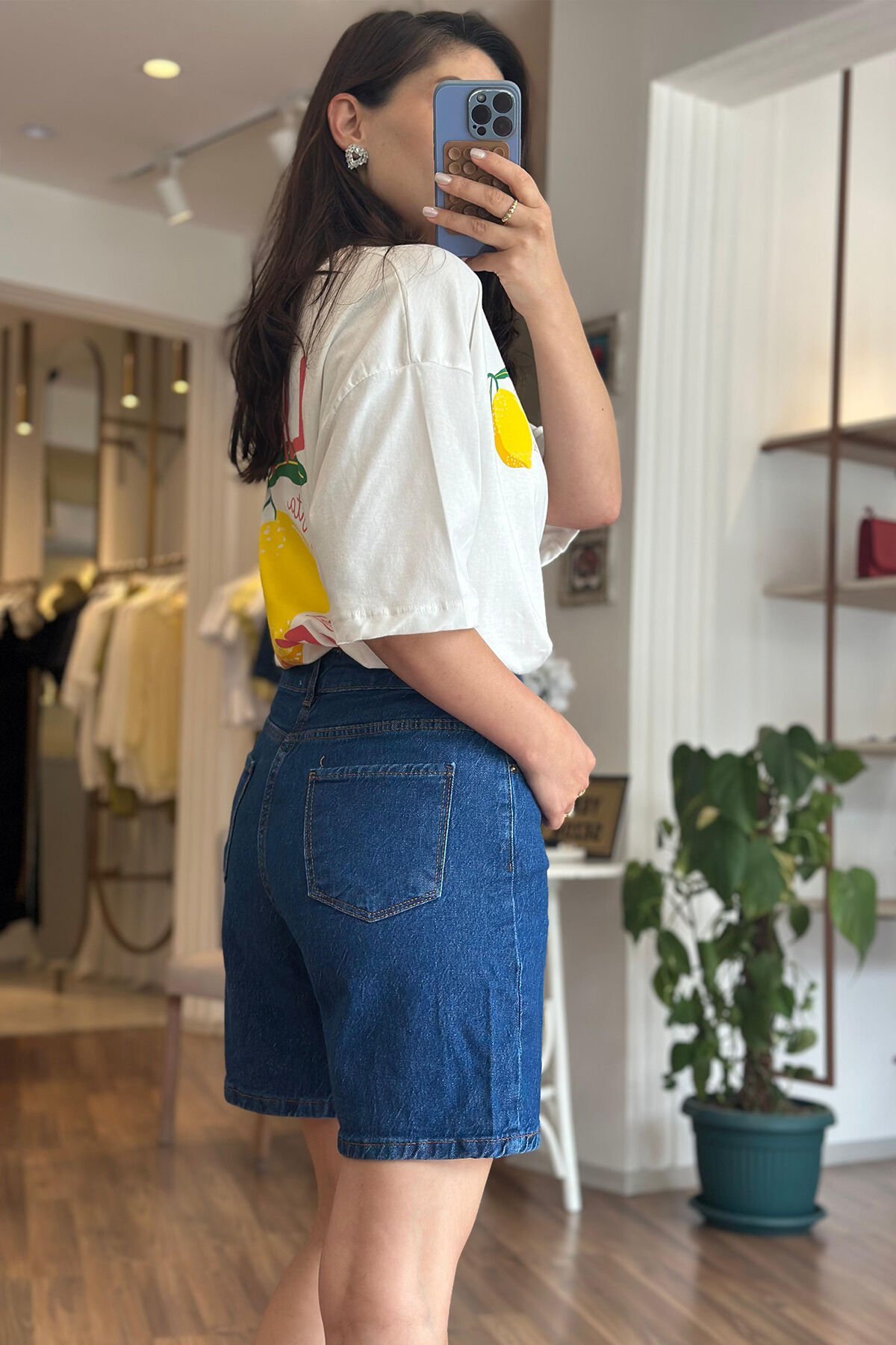 Koyu Mavi Şehir Boy Yüksek Bel Likralı Denim Şort