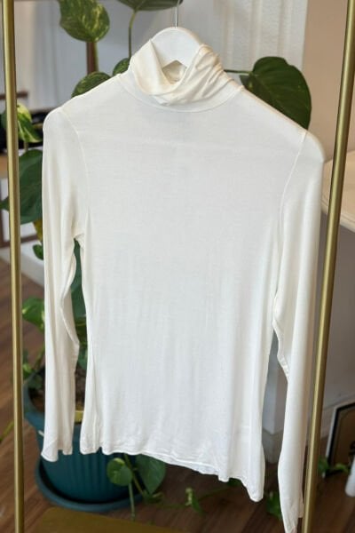 Beyaz Balıkcı Yaka Kaşmir Dokulu Body