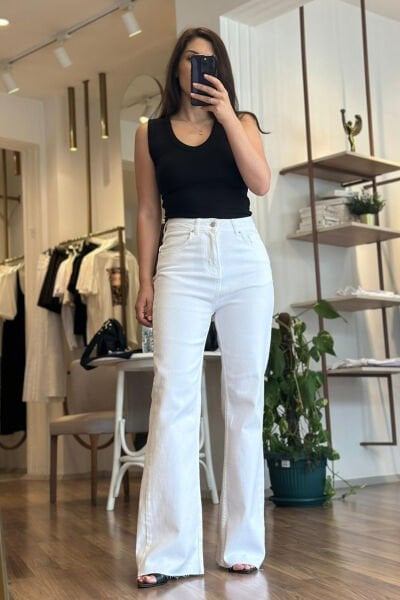 Beyaz Push Up Likralı Jean