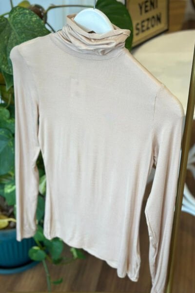 Krem Balıkcı Yaka Kaşmir Dokulu Body