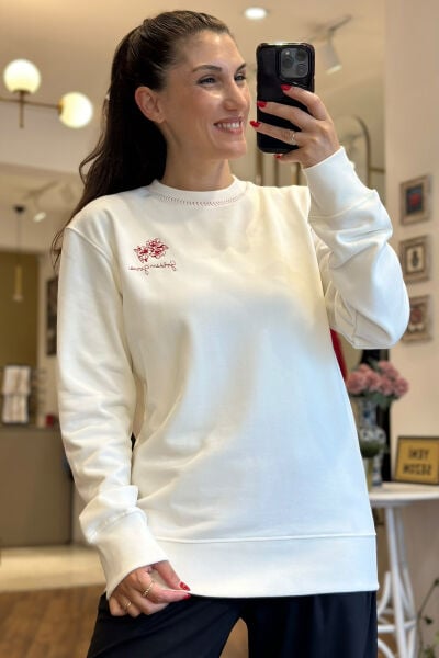 Beyaz Nakışlı Bisiklet Yaka Golden Sweatshirt
