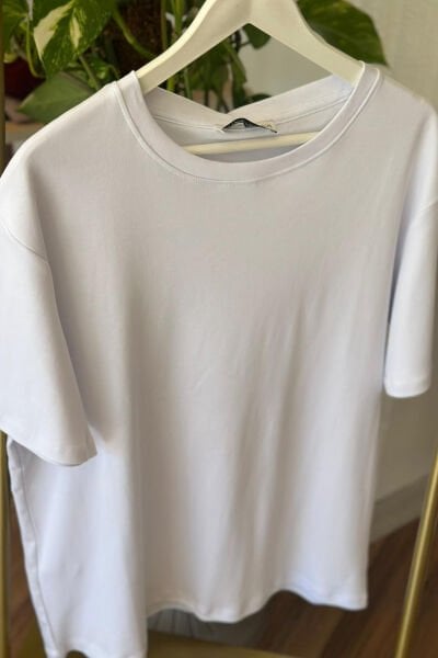 Beyaz Bisiklet Yaka Pamuklu T-Shirt
