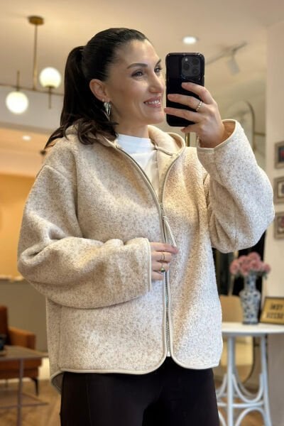 Krem Önü Fermuarlı Standart Beden Polar