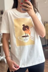 Yüzünü Kahve ile Yıkayan Kız Tshirtü