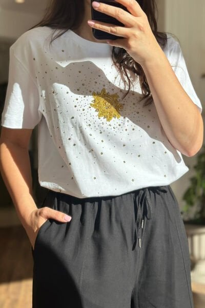 Beyaz Gold Taş  Detaylı Pamuklu T-Shirt
