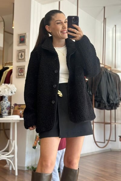 Siyah İçi Astarlı ve Dolgun Teddy Mont