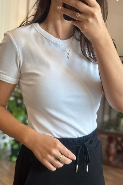 Beyaz Bisiklet Yaka Fit Kalıp Tshirt