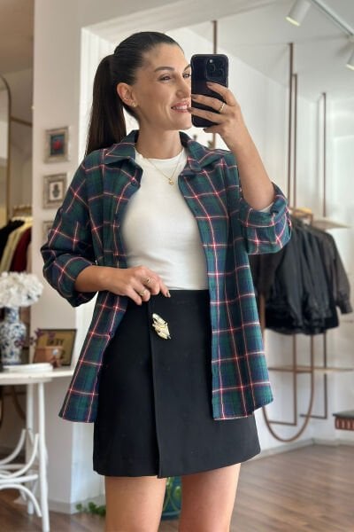 Siyah Gold Toka Detaylı Kumaş Şort Etek