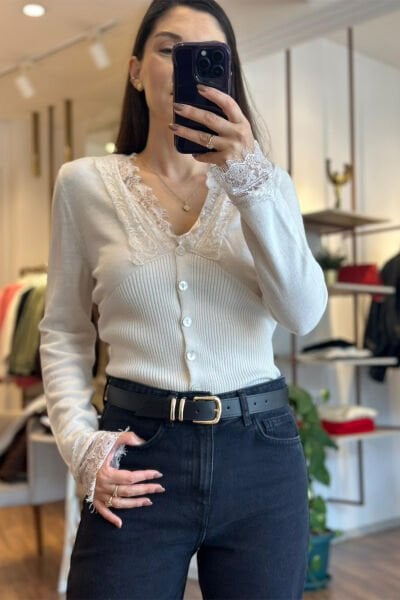 Krem Rengi Dantel Detaylı Standart Beden triko