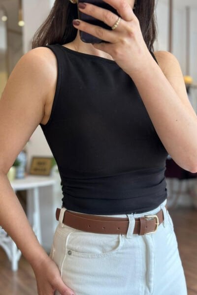 Siyah Ribanalı ve Likralı Body