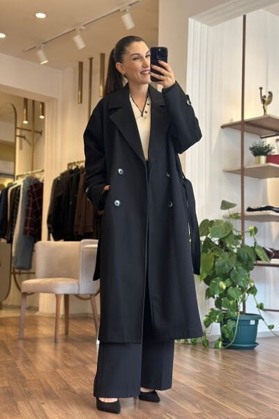 Siyah Düğme Kapamalı ve Kuşaklı Oversize Kaşe Kaban